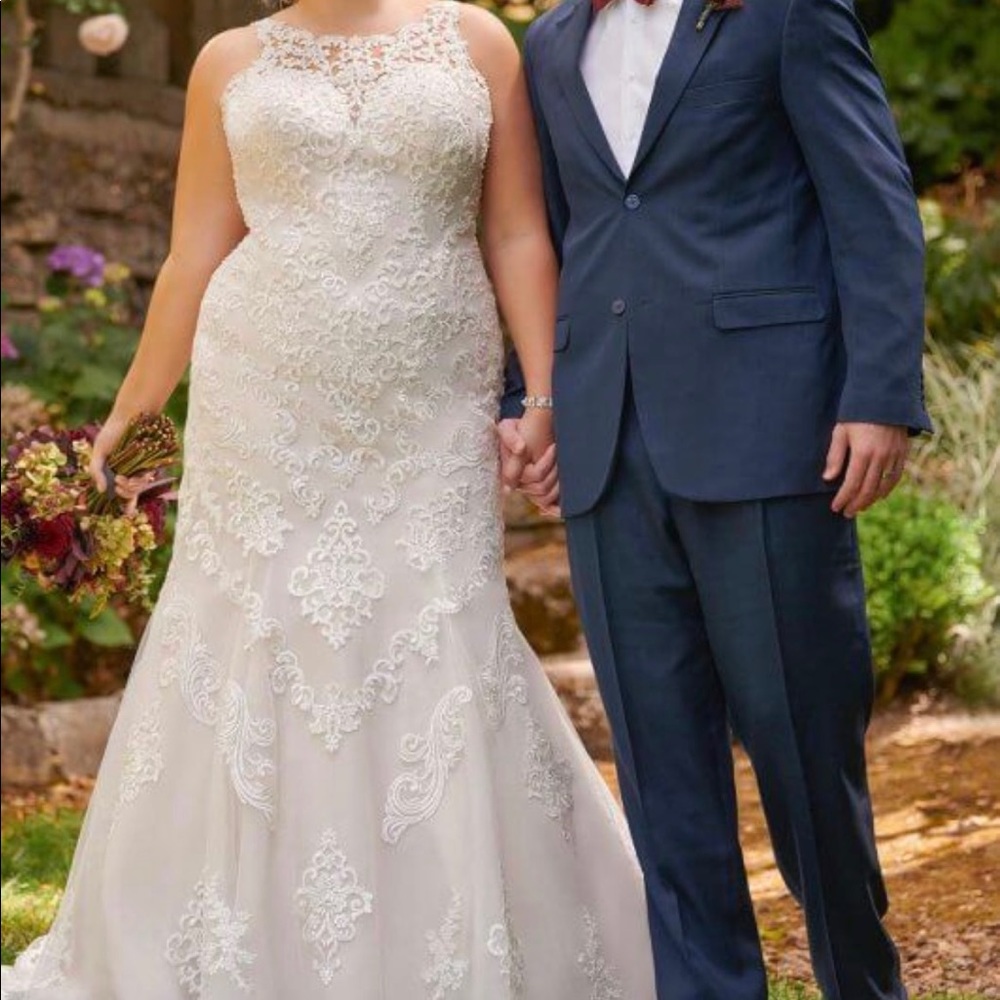 Essence of Australia D2354+ Size 18 Ivory/Moscato Unaltered Wedding Gown